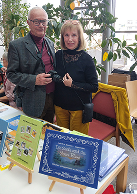 Verleihung des Arnstaedter Literaturpreises Kinderbuch fuer: Die Suche nach der blauen Blume